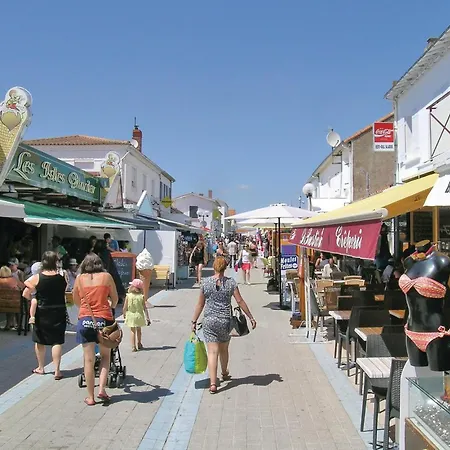 Semesterbostad Awesome In La Faute Sur Sainte-Radégonde-des-Noyers