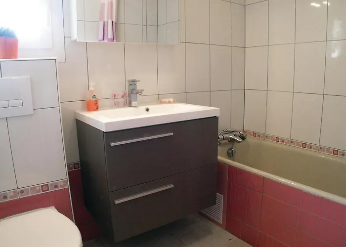 度假居 Awesome In La Faute Sur Sainte-Radégonde-des-Noyers