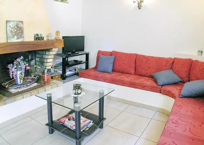 Awesome In La Faute Sur 度假居 Sainte-Radégonde-des-Noyers